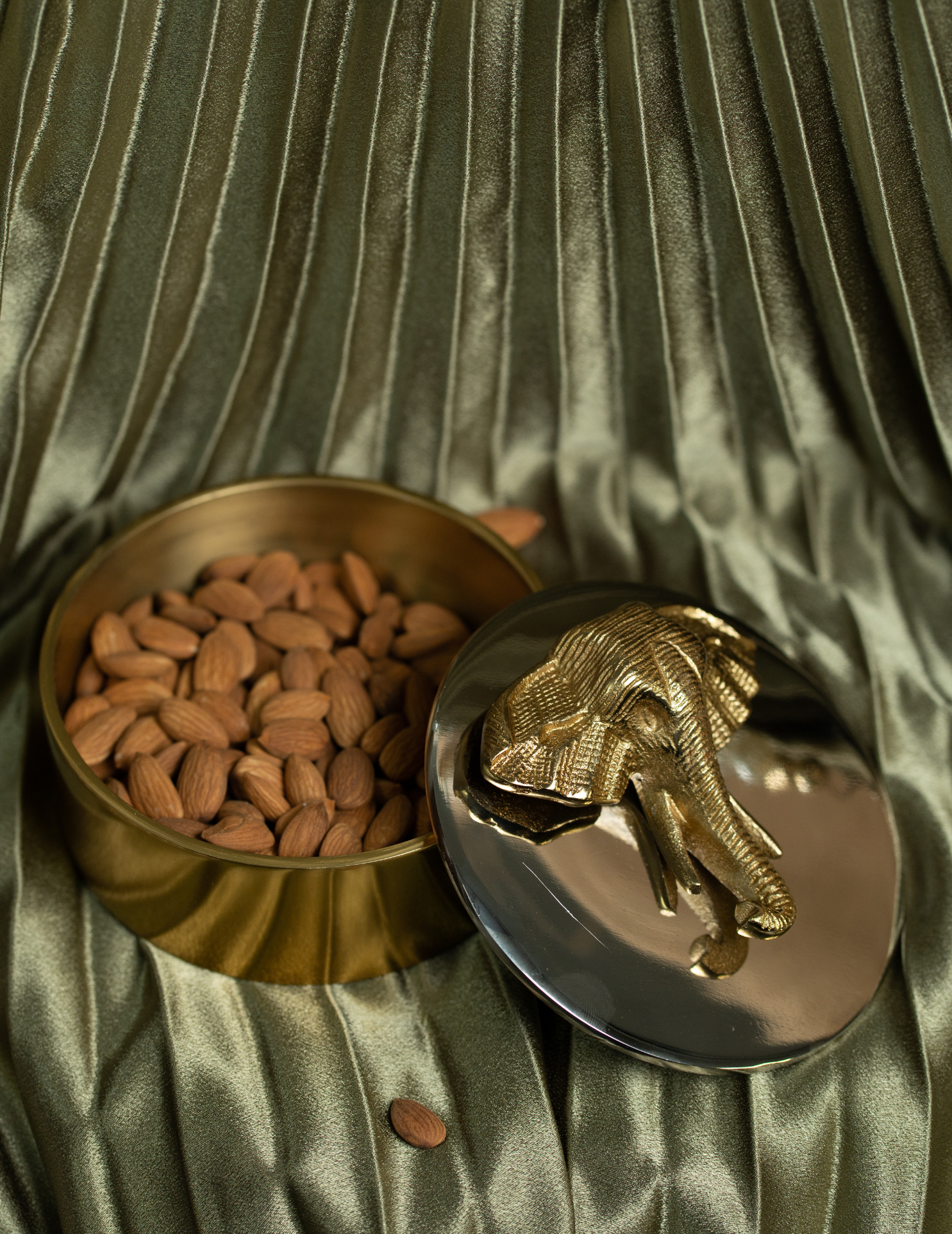 Metal Elephant Lid Bowl